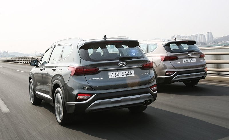 2019 Hyundai Santa Fe First Drive Review Car And Driver View 35 Photos