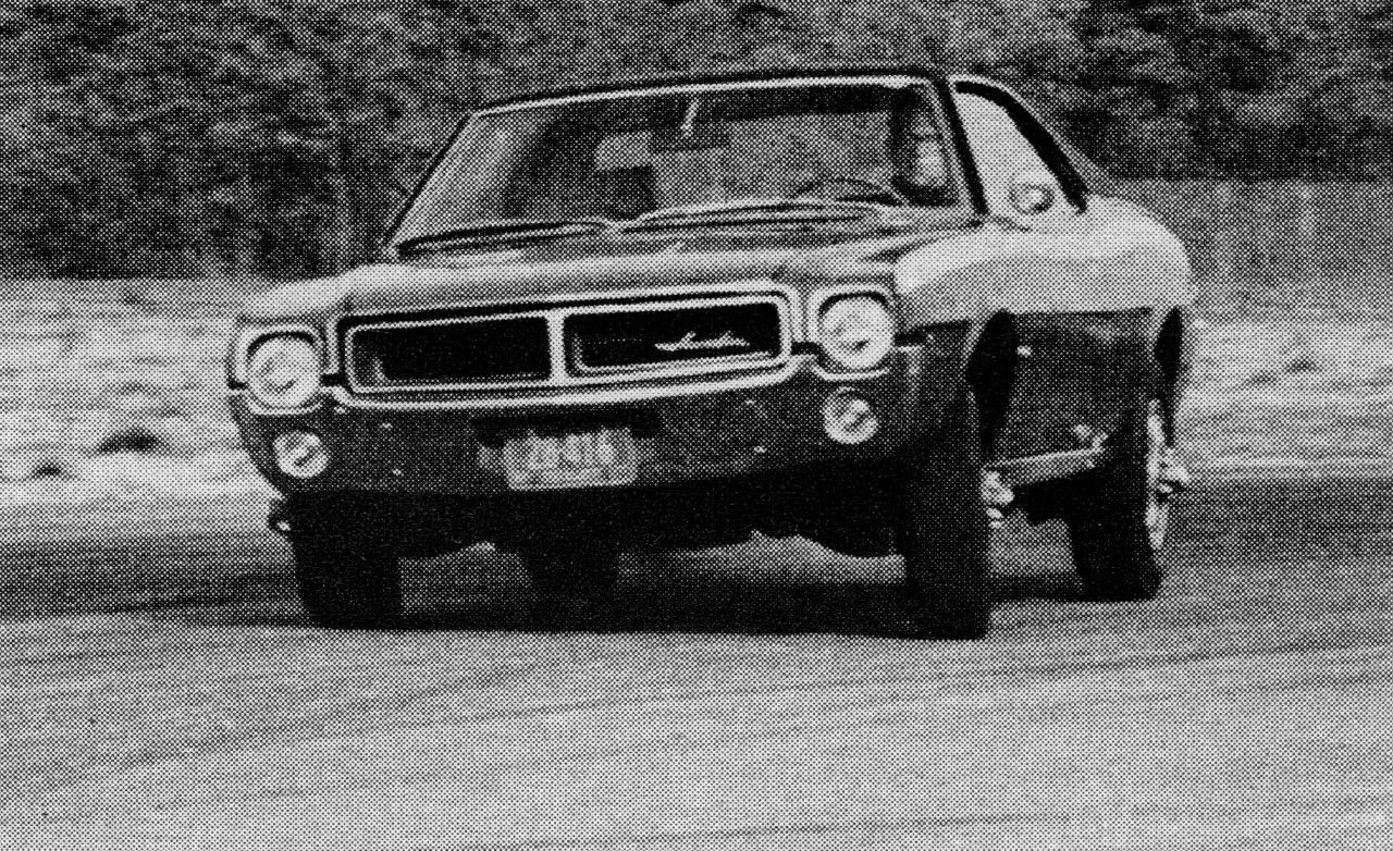 Chevrolet Camaro Z28 SS, Pontiac Firebird Formula WS6 | Comparison Test | Car and Driver