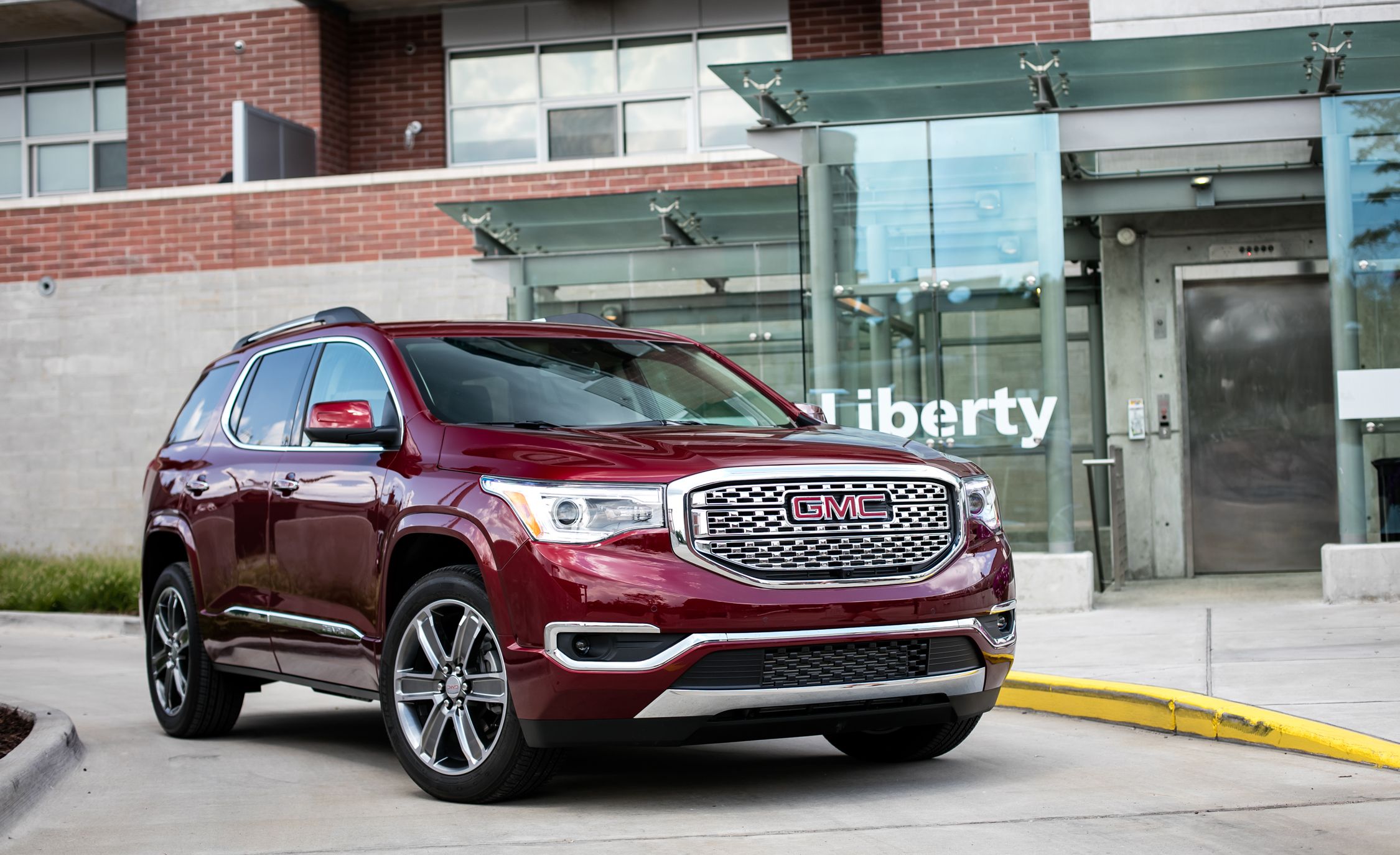 Gmc Acadia Reviews Price Photos And Specs Car Gmc Acadia Reviews Price Photos And Specs Car Driver