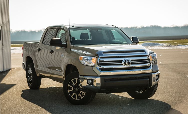 2017 Toyota Tundra 5.7L V-8 CrewMax 4x4 Test | Review | Car and Driver