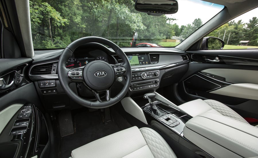 2017 Kia Cadenza Interior Review Car And Driver Interior