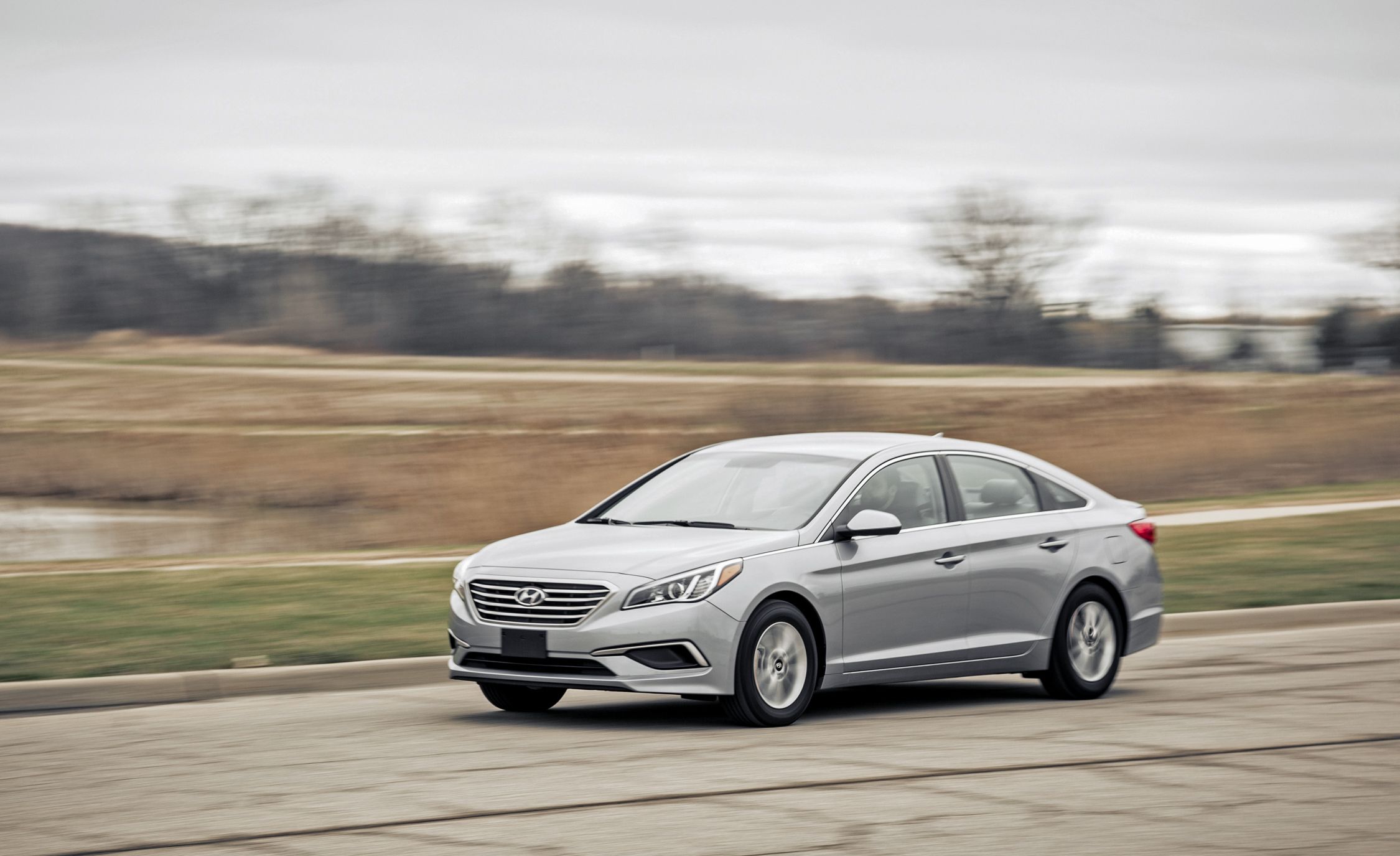 Hyundai Sonata: Restrictions in handling keys Hyundai Sonata: Restrictions in handling keys