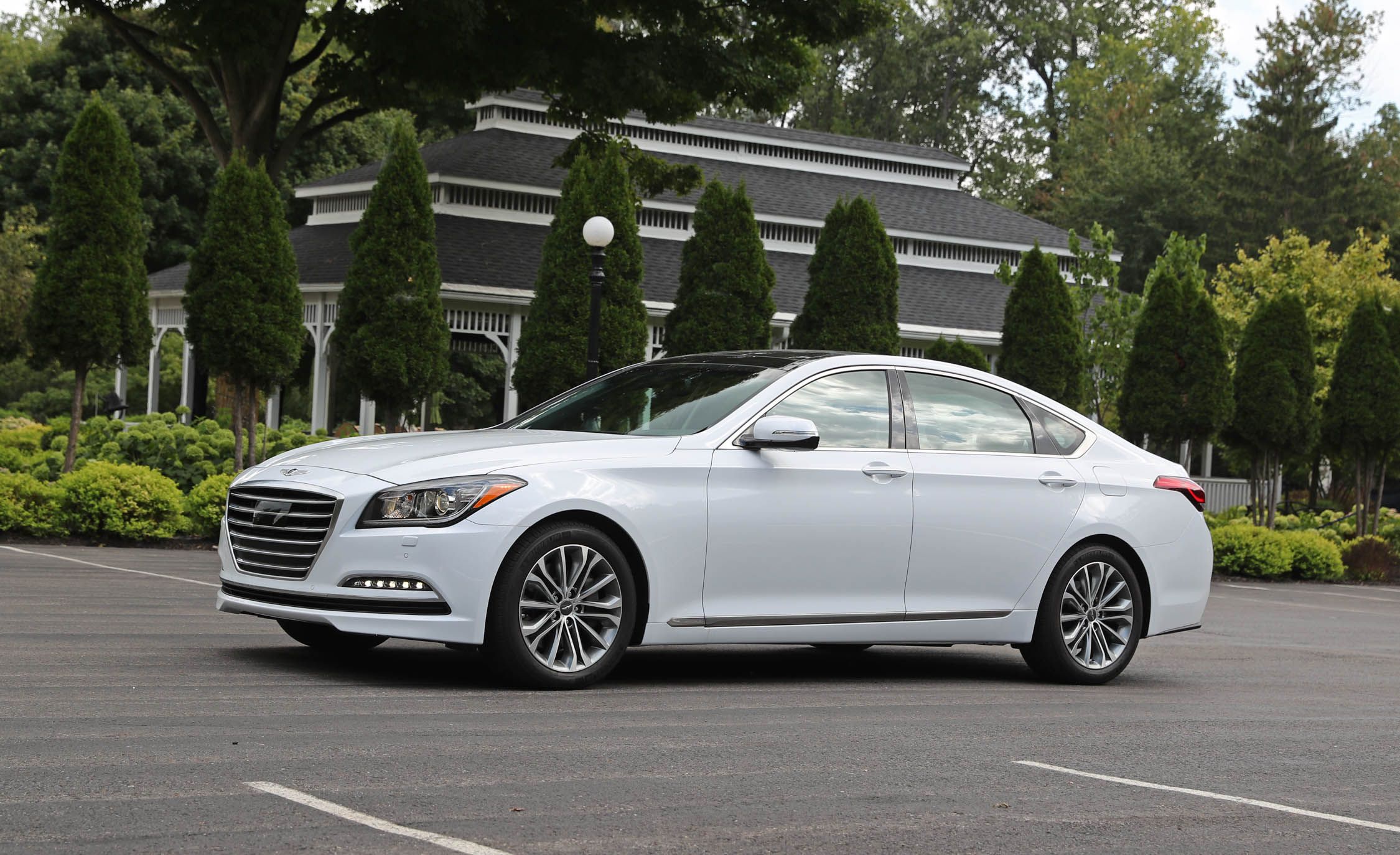 2017 Genesis G80 In Depth Model Review Car And Driver