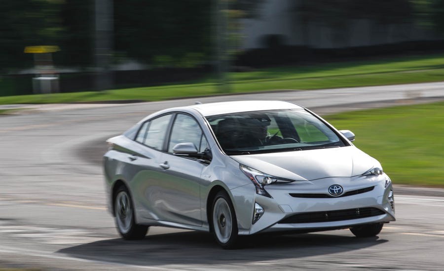 2017 Toyota Prius In Depth Model Review Car And Driver Performance And Driving Impressions