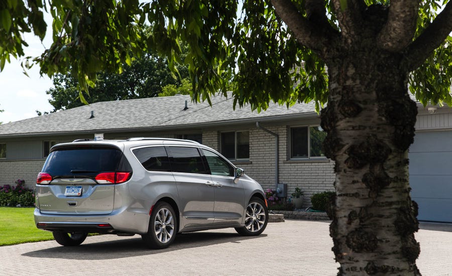 2018 Chrysler Pacifica Cargo Space And Storage Review Car And Driver