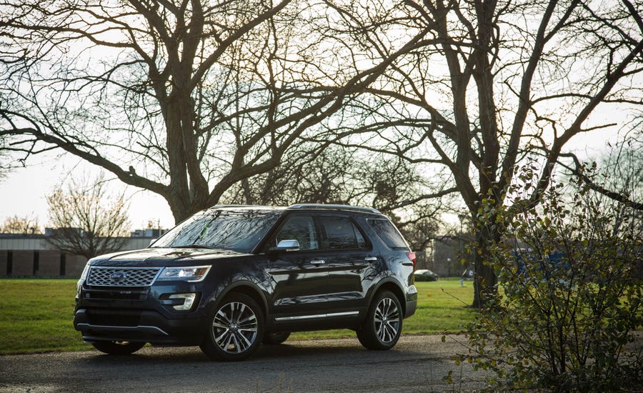 2018 Ford Explorer Exterior Review Car And Driver
