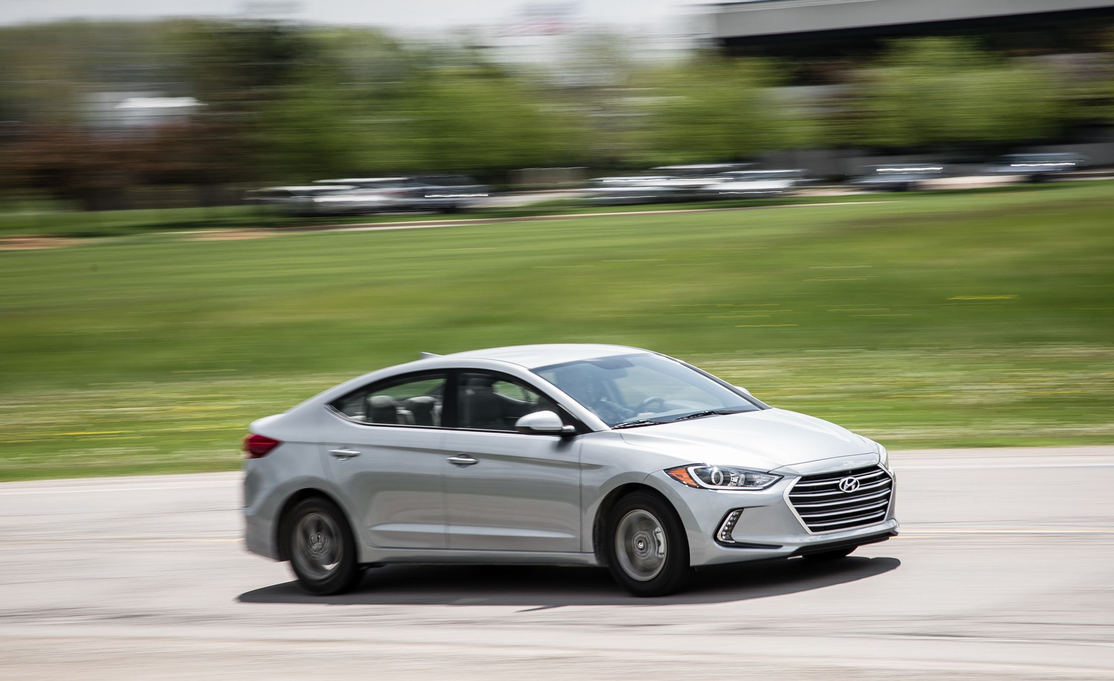 Hyundai Elantra: Driving on grades Hyundai Elantra: Driving on grades