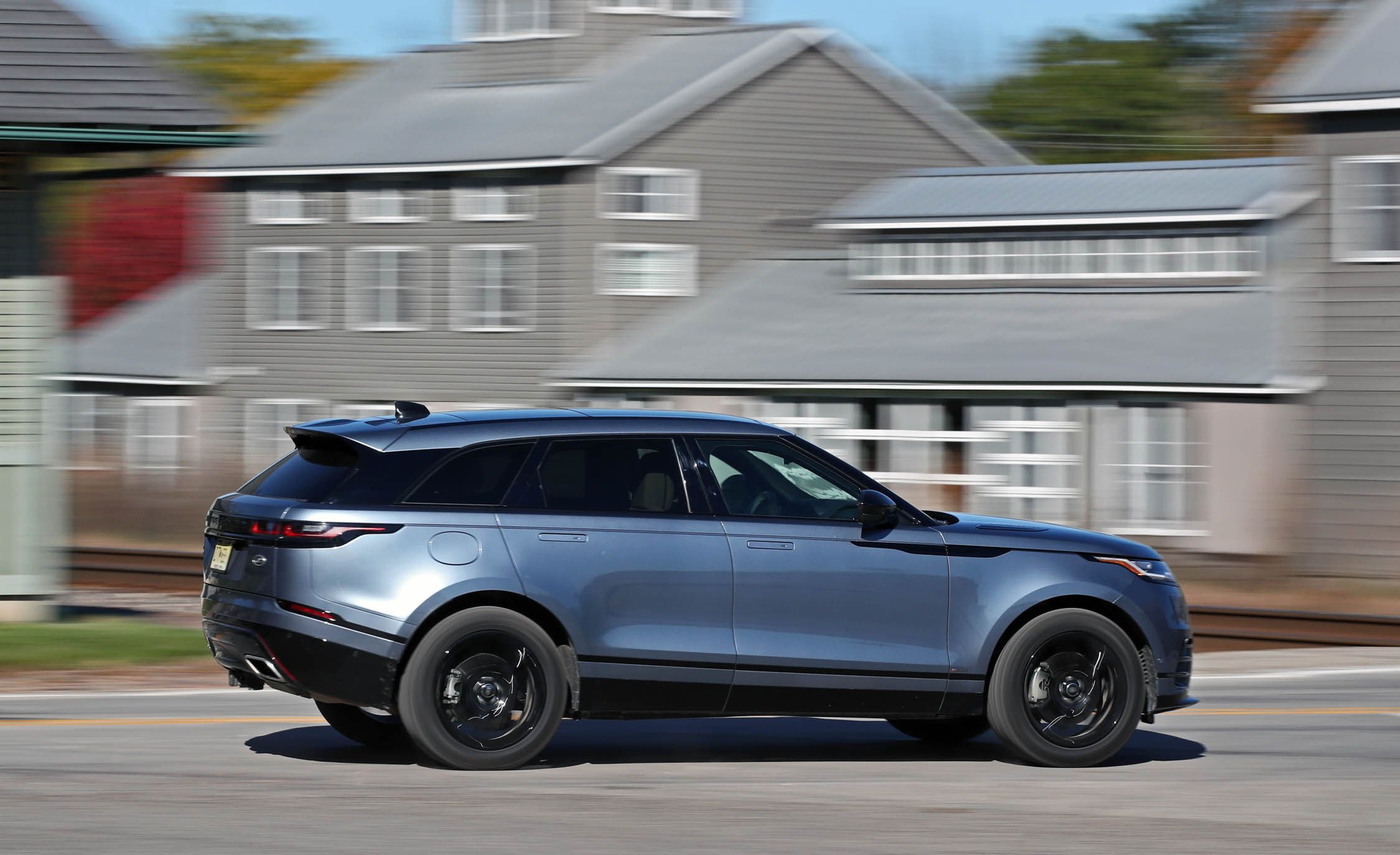 2018 Range Rover Velar In Depth Model Review Car And Driver