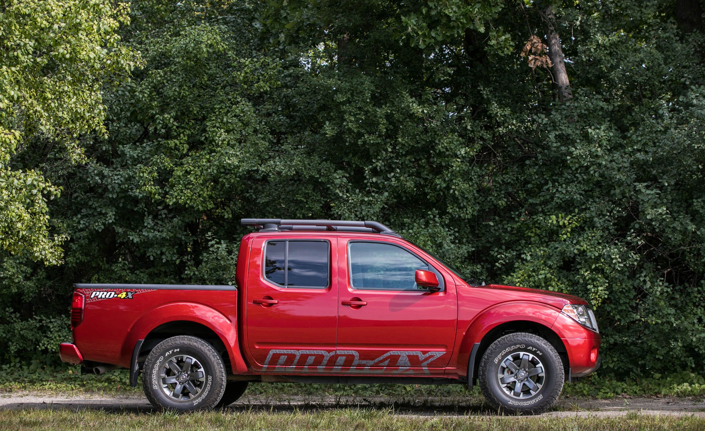 2017 Nissan Frontier Interior Review Car And Driver