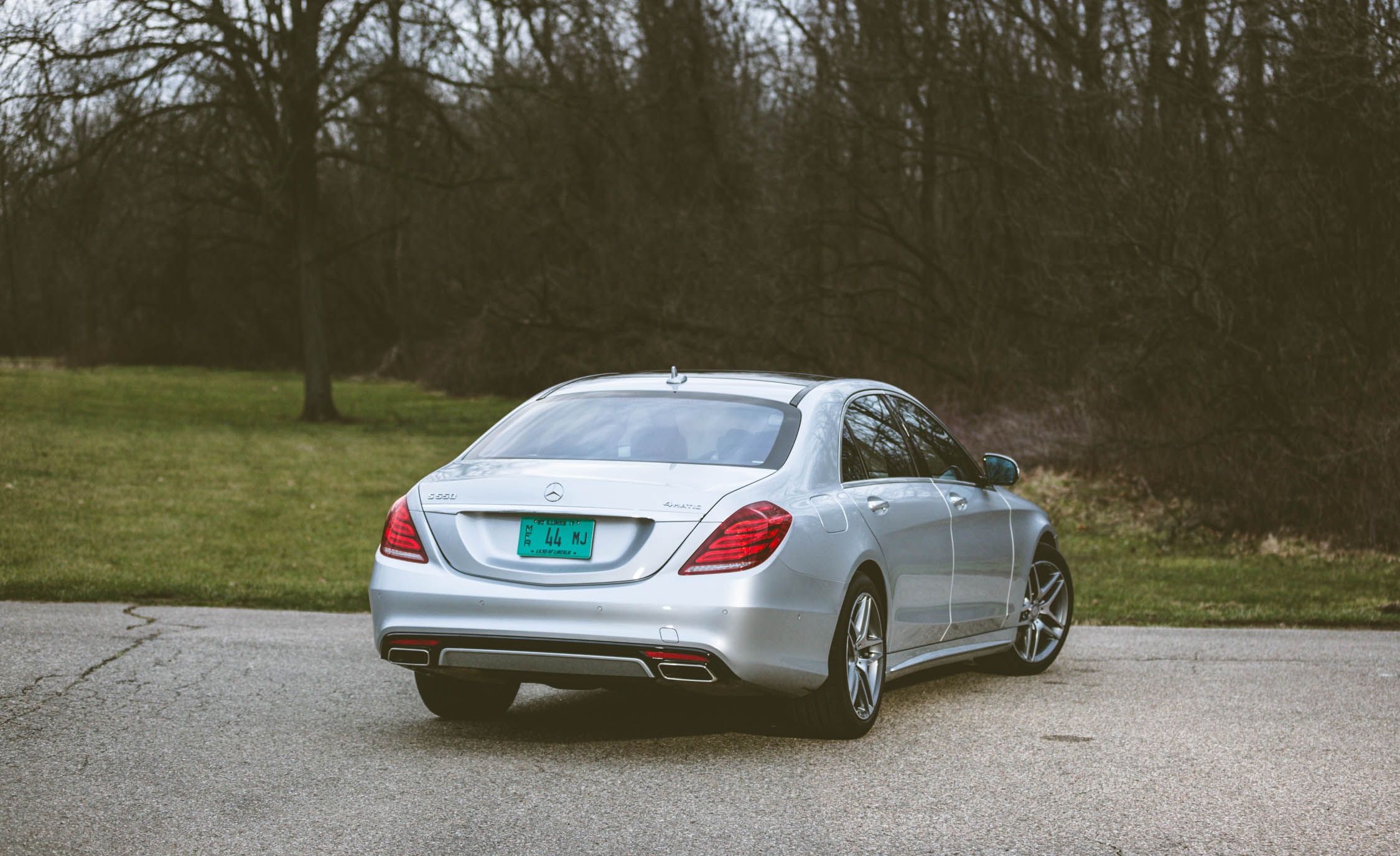 Mercedes-Benz E-Class: Storing and maintaining the current speed Mercedes-Benz E-Class: Storing and maintaining the current speed
