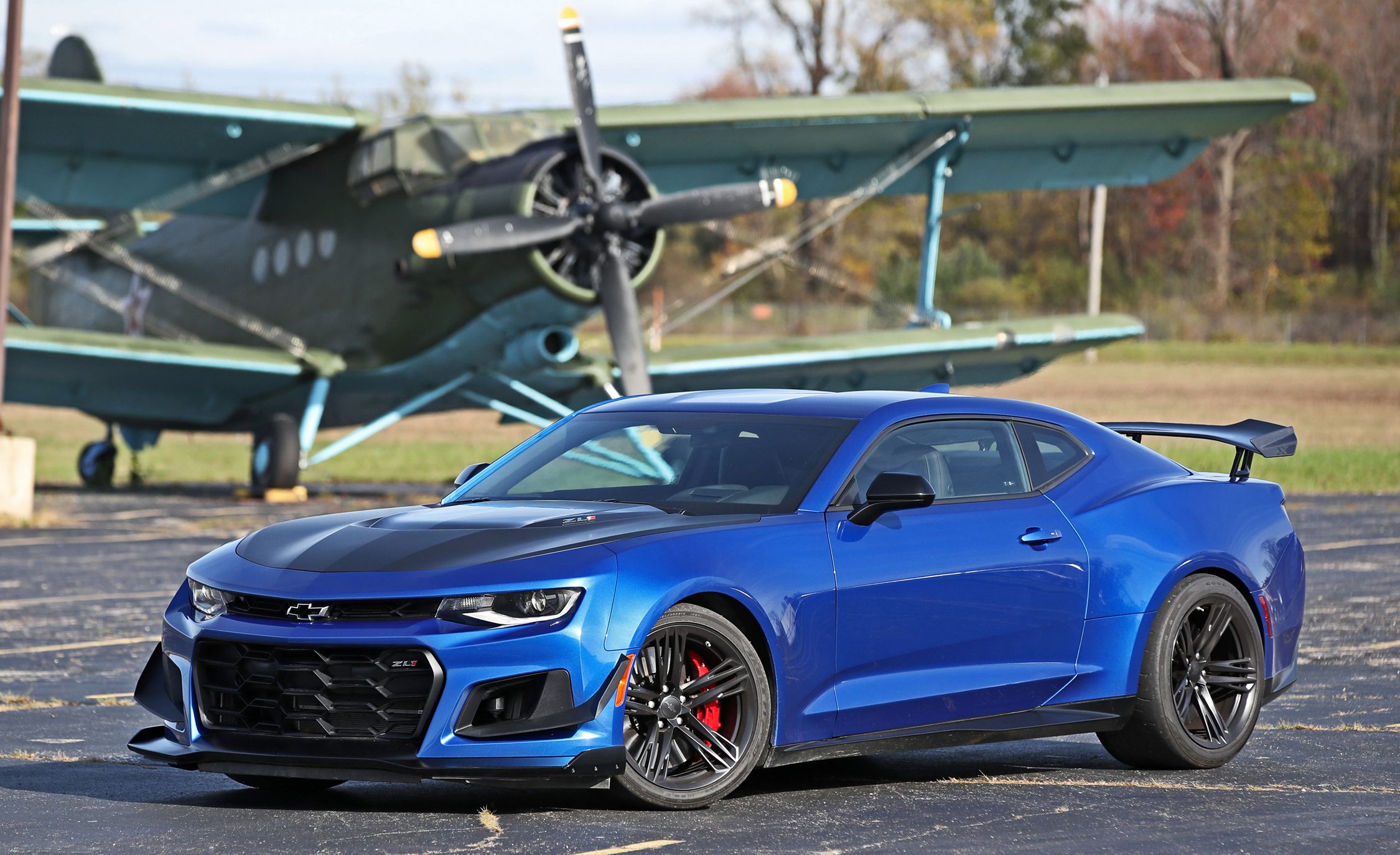 2018 Chevrolet Camaro Zl1 Exterior Review Car And Driver