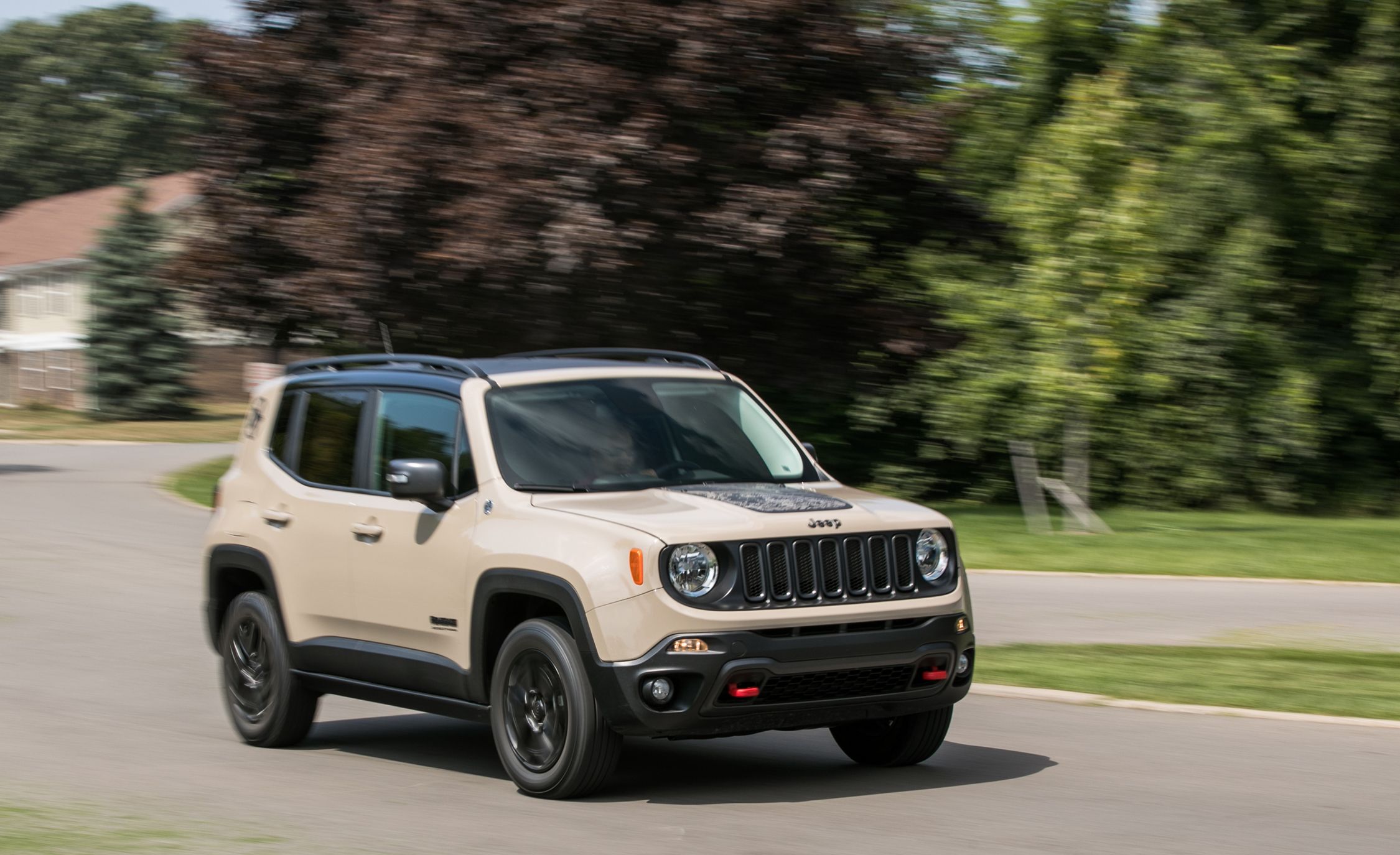 2018 Jeep Renegade In Depth Model Review Car And Driver