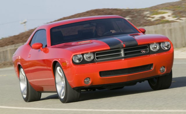 2009 Dodge Challenger SE 2dr Cpe Features and Specs