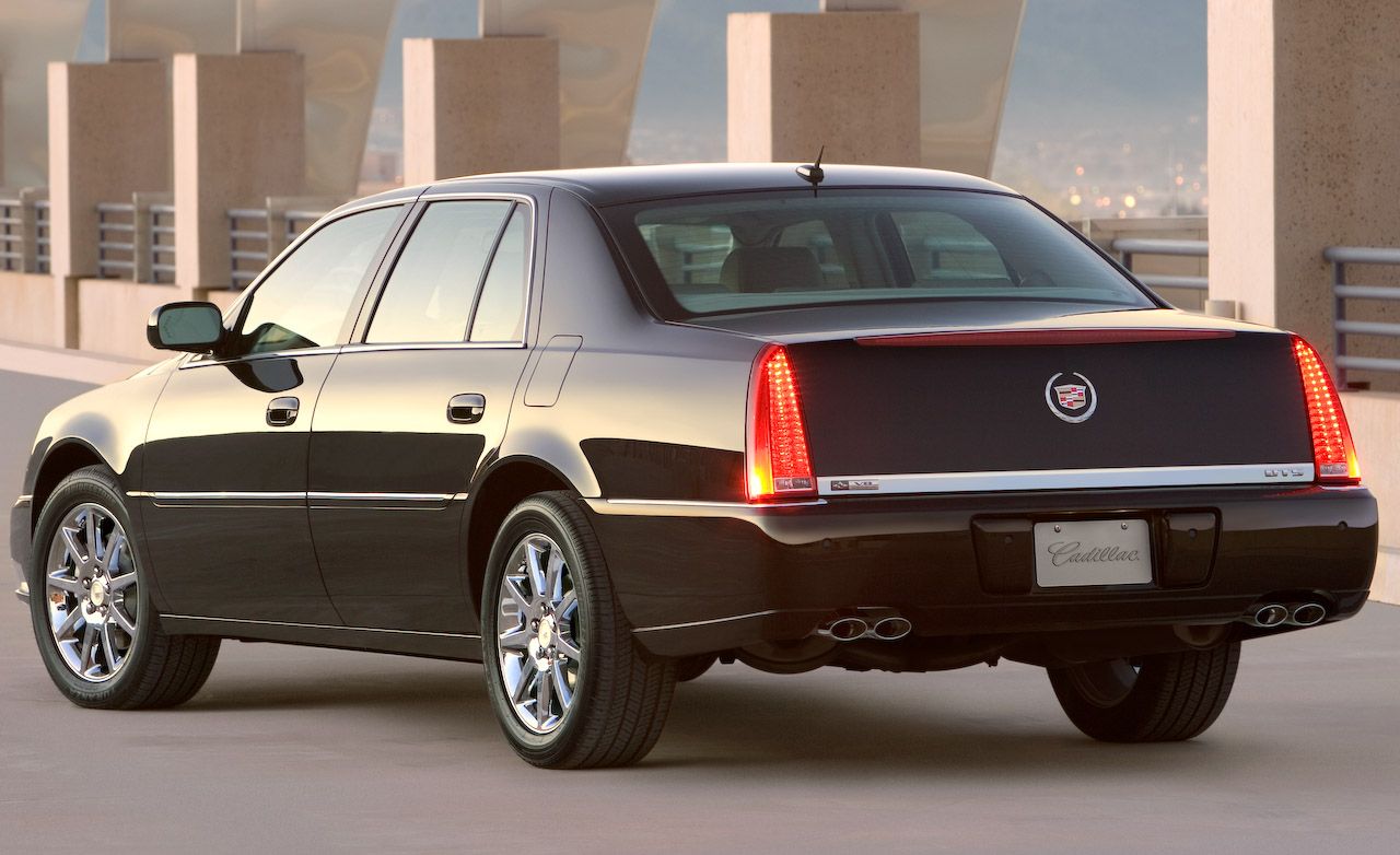 Cadillac DTS Limousine