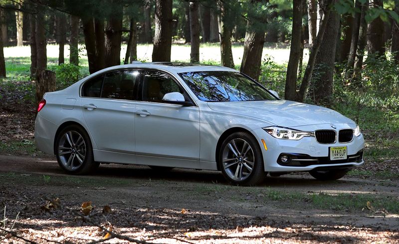 2018 BMW 3-Series 320i Sedan Features And Specs