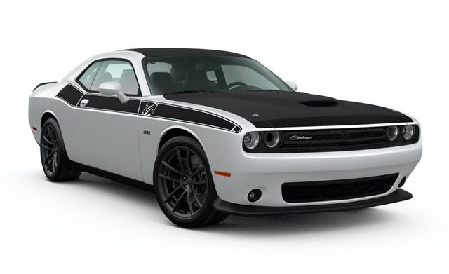 2021 Dodge Challenger SXT RWD Features and Specs