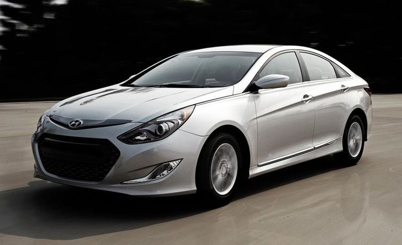 2012 Hyundai Sonata Hybrid 4dr Sdn 2.4L Auto Features and Specs