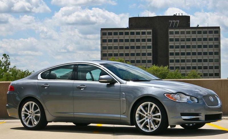 2011 Jaguar XF 4dr Sdn Features and Specs