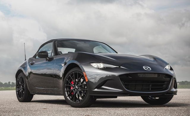 2016 Mazda MX-5 Miata Club 2dr Conv Auto Features and Specs