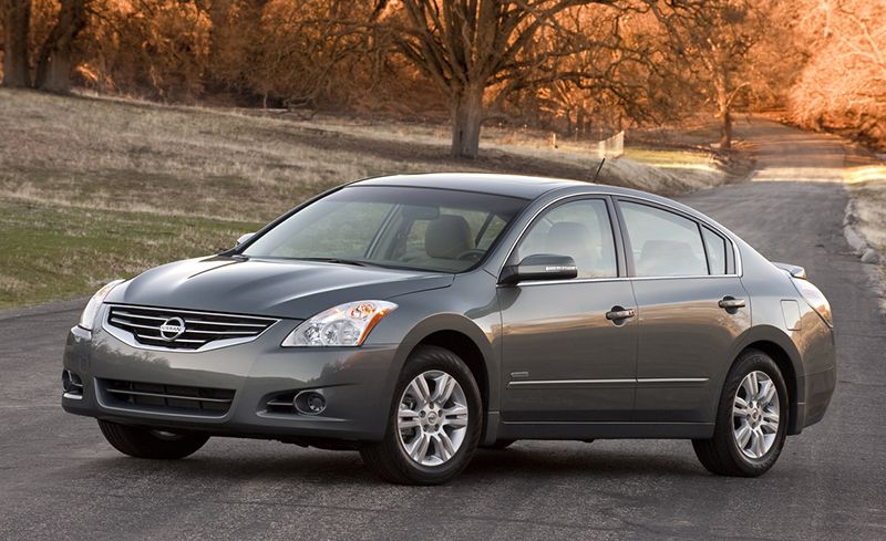 2010 Nissan Altima Hybrid 4dr Sdn I4 eCVT Features and Specs