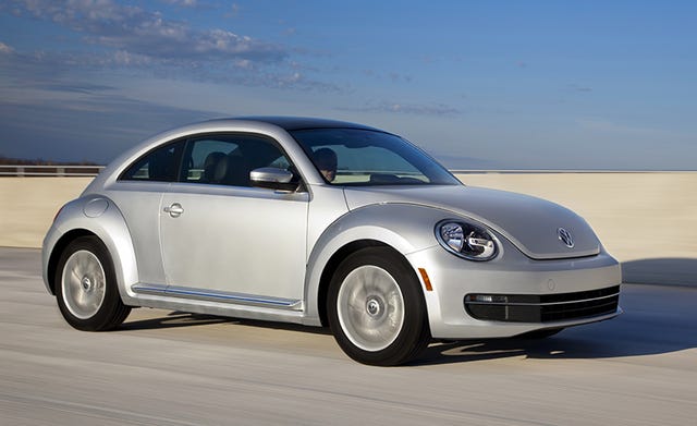 2013 Volkswagen Beetle 2.5L 2dr Man Features and Specs