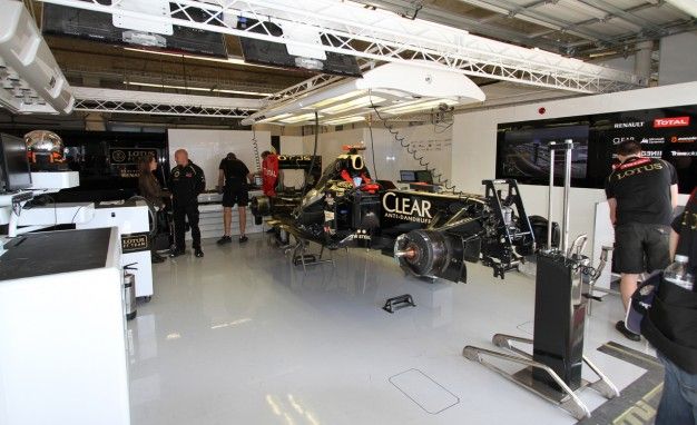 Lotus-Garage-Tour-2012-F1-US-Grand-Prix-