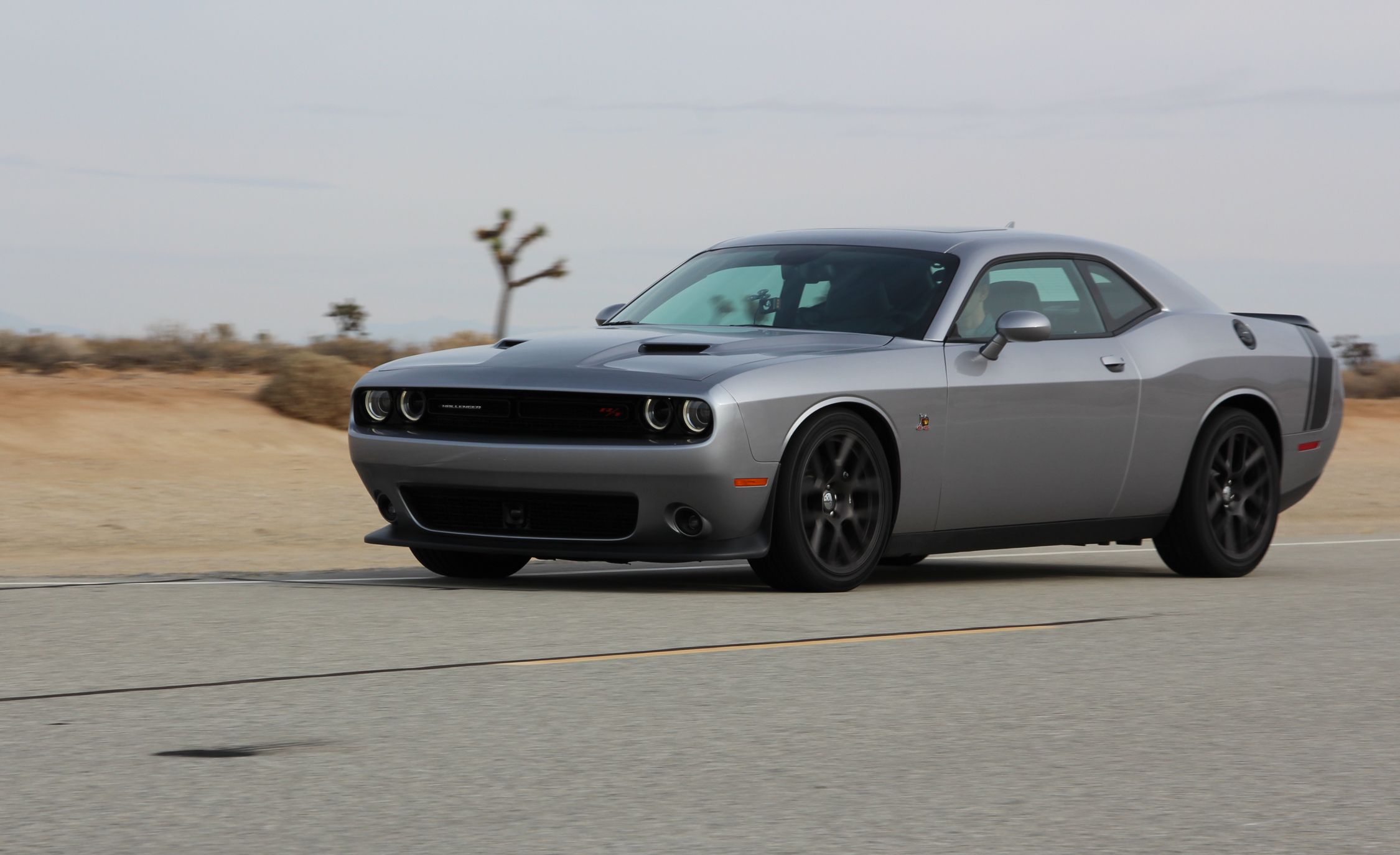 2015 Dodge Challenger R/T Pictures | Photo Gallery | Car and Driver