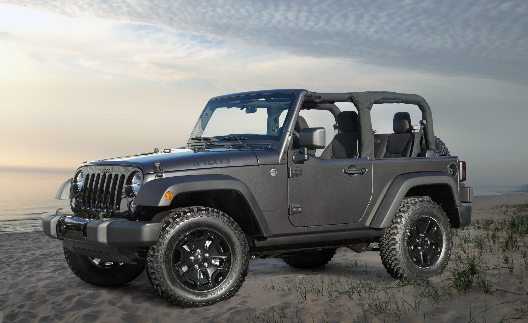 2015 Jeep Wrangler 2 door Pictures Photo Gallery Car And Driver