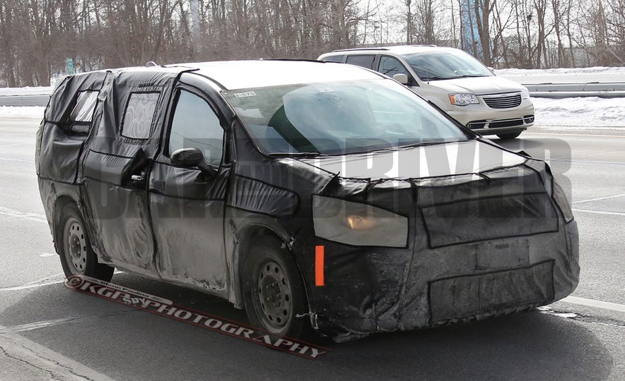 Town Country Minivan 2017 Best New Cars For 2018 2017 Chrysler Town Country Pictures Photo Gallery Car And Driver