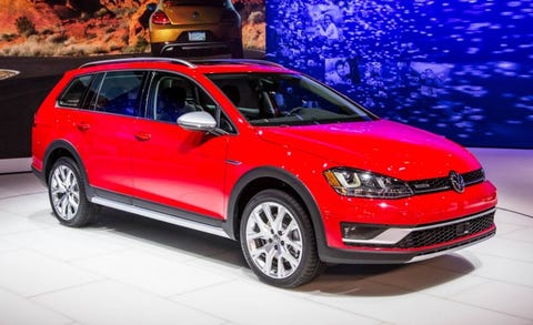 Volkswagen Debuts Golf Alltrack In U S Spec News Car And Driver Width