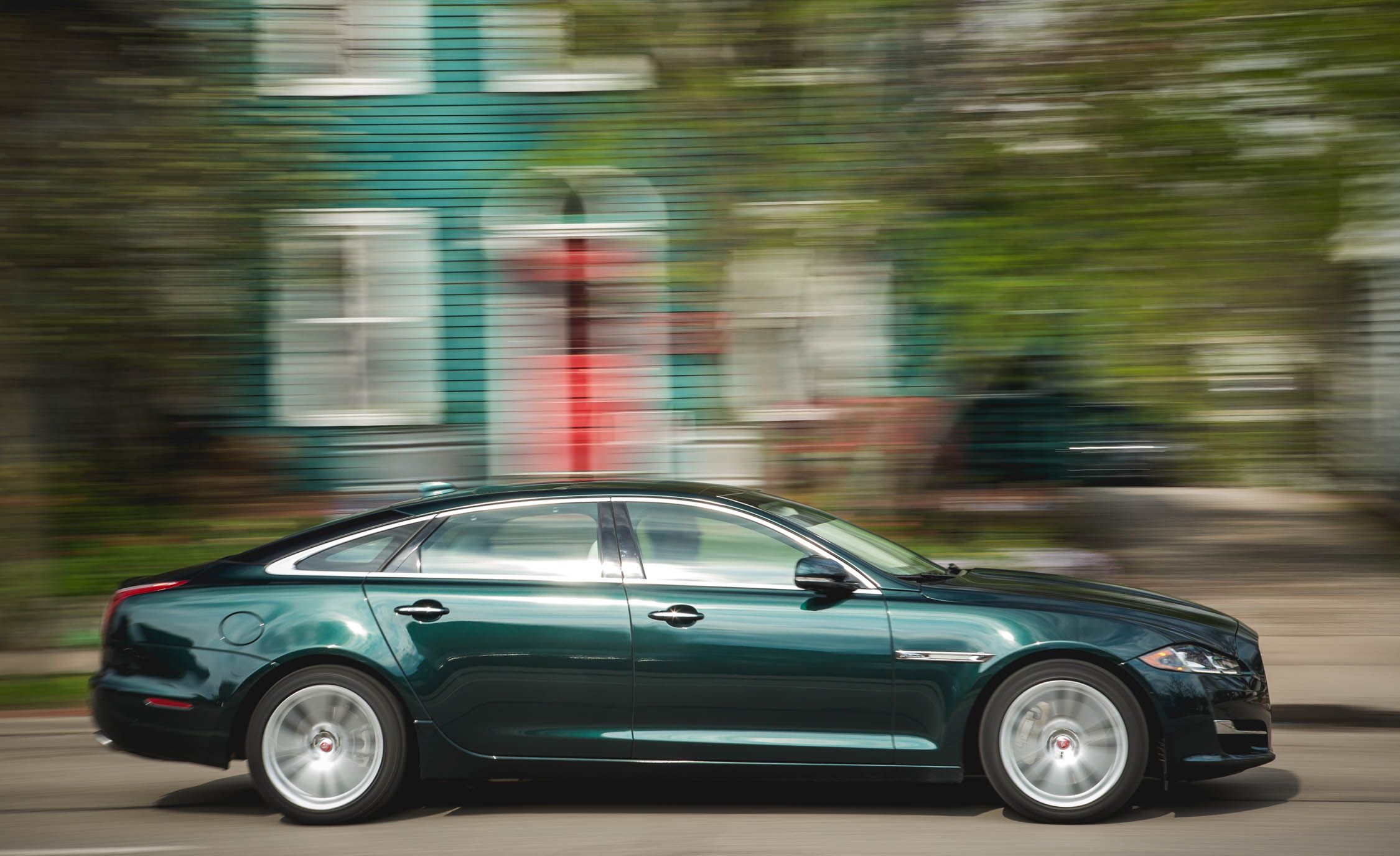 2019 Jaguar XJ Reviews | Jaguar XJ Price, Photos, and Specs | Car and Driver