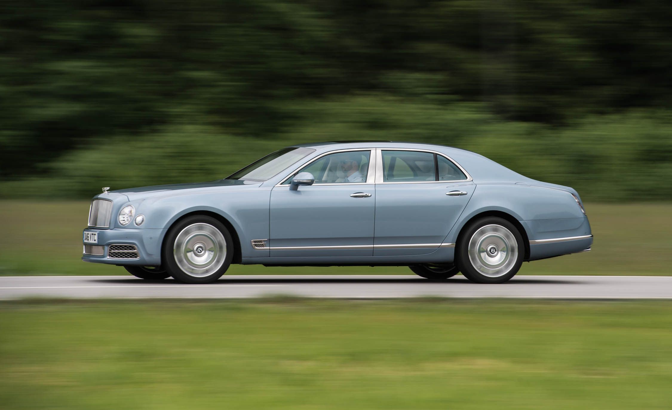 Bentley Mulsanne Reviews Price Photos And Specs Bentley Mulsanne Reviews Price Photos And Specs Car Driver