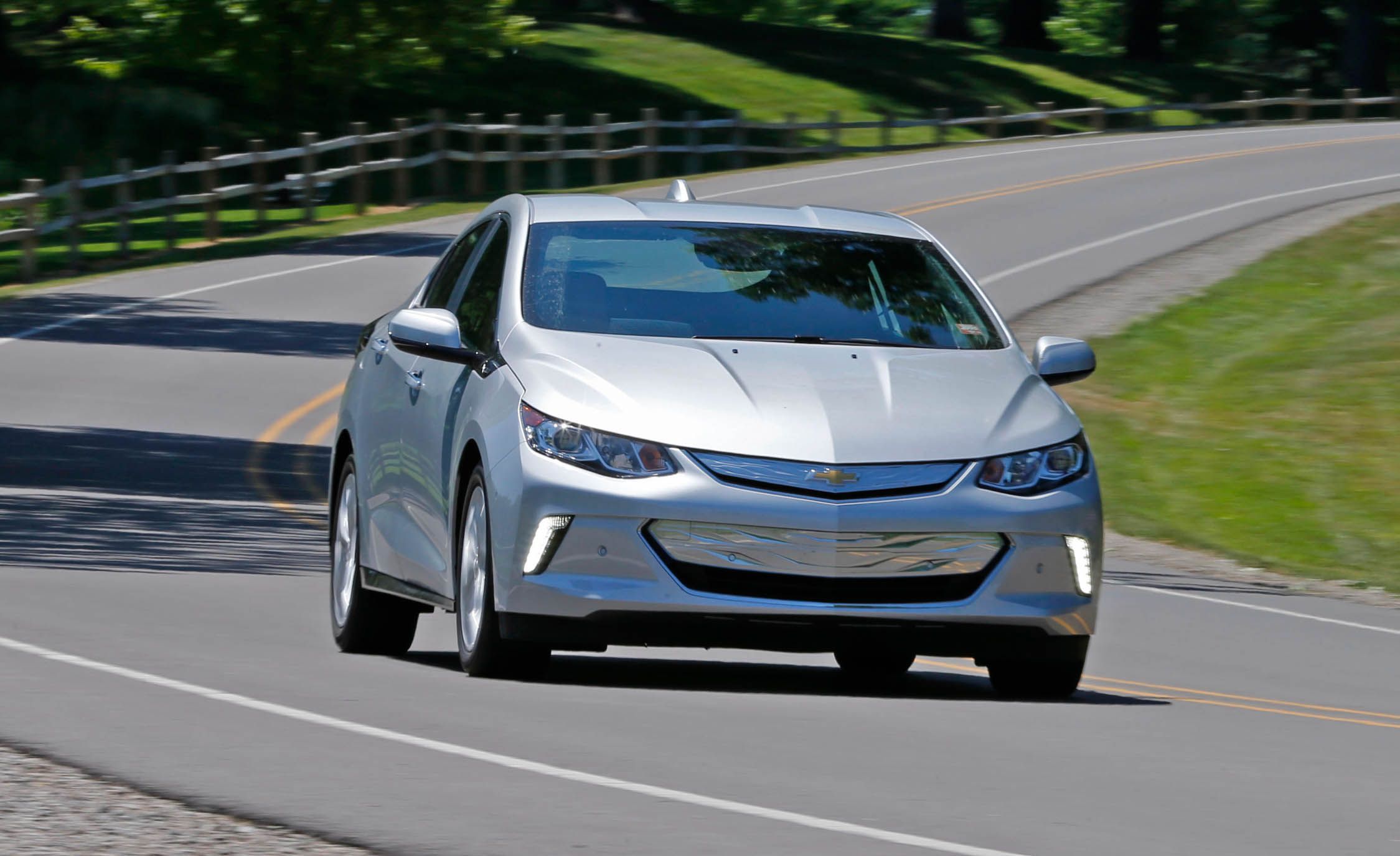 2019 Chevrolet Volt Reviews Price Photos And 2019 Chevrolet Volt Reviews Price Photos And Specs Car Driver