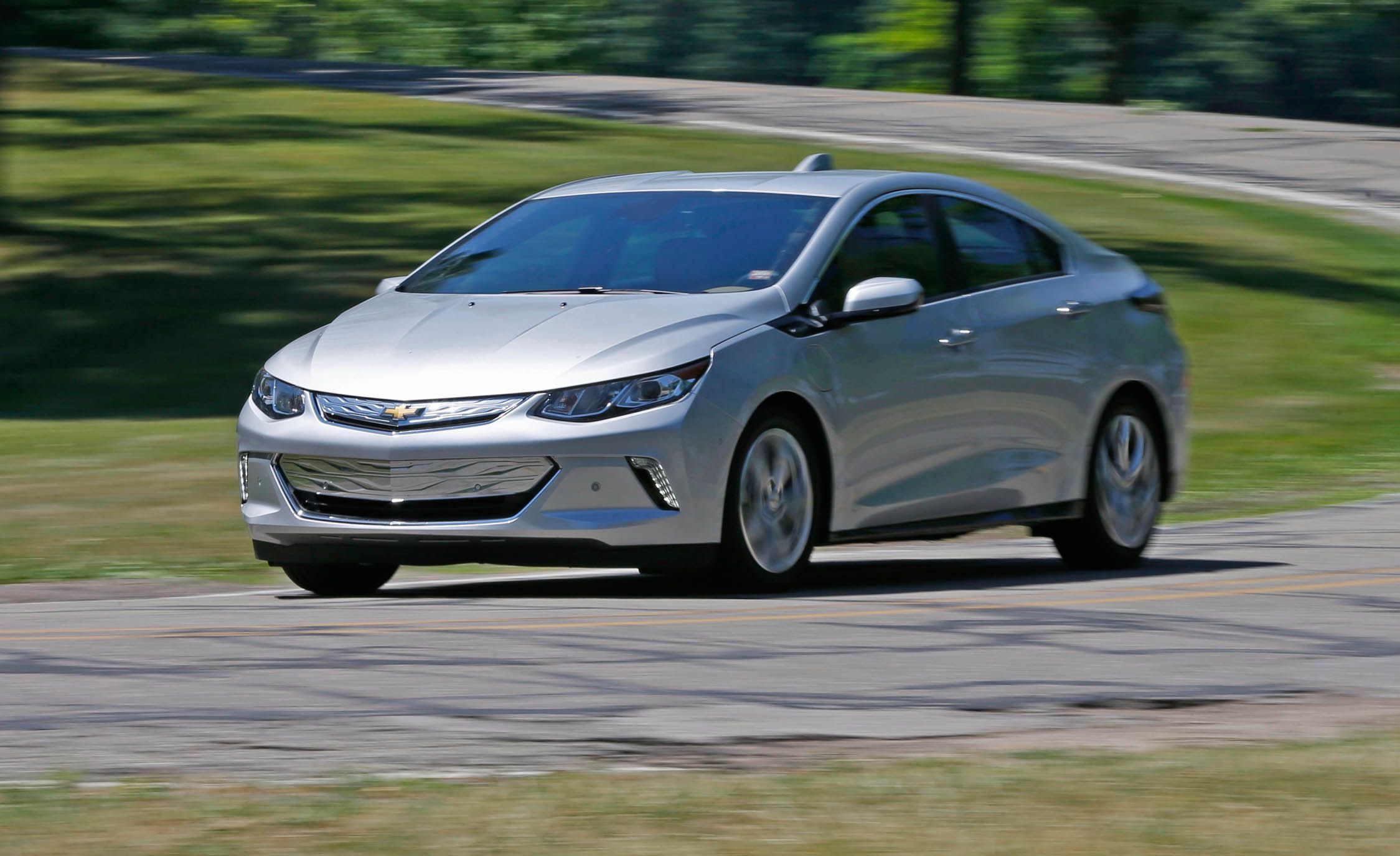 2019 Chevrolet Volt Reviews Price Photos And 2019 Chevrolet Volt Reviews Price Photos And Specs Car Driver