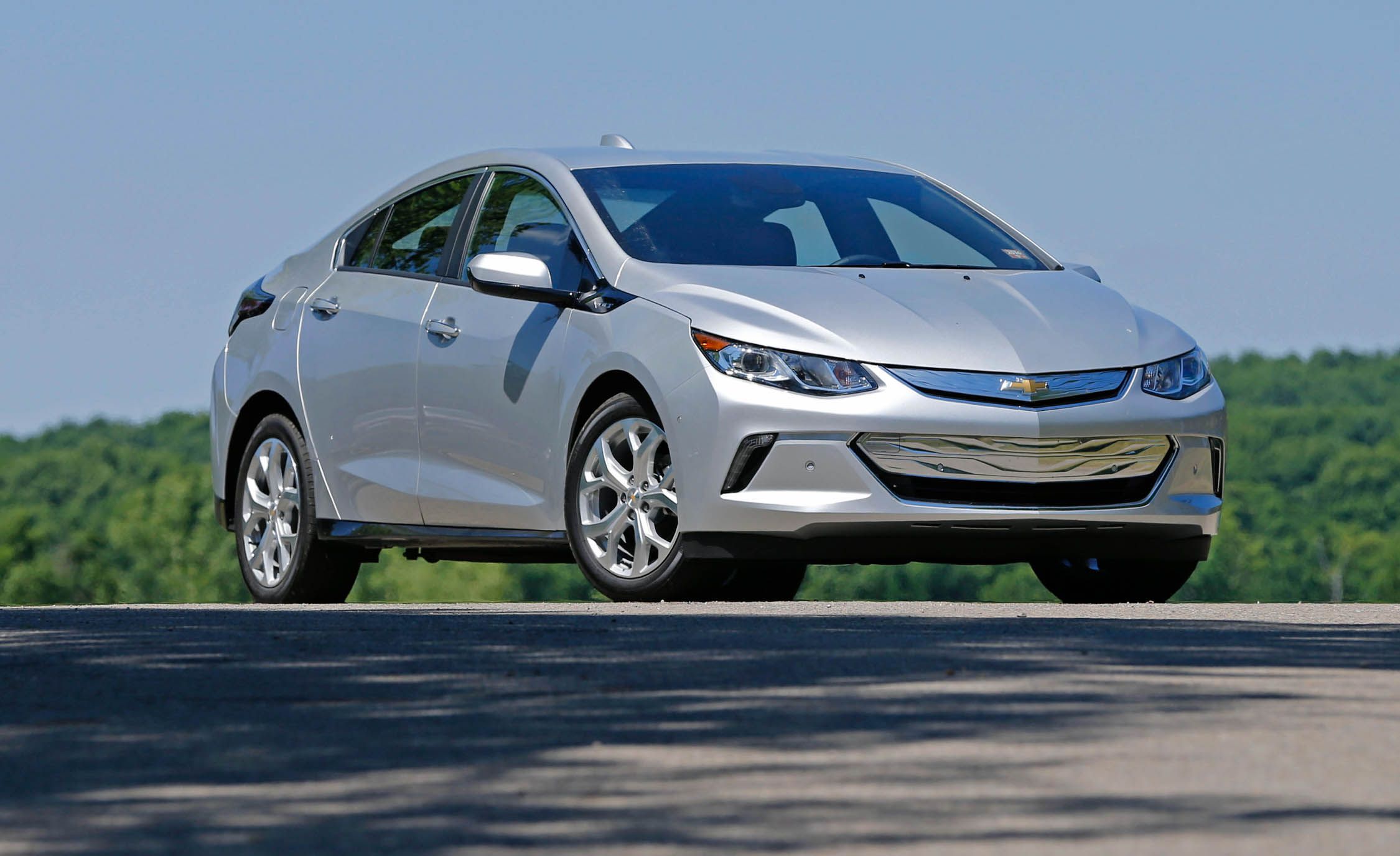 2019 Chevrolet Volt Reviews Price Photos And 2019 Chevrolet Volt Reviews Price Photos And Specs Car Driver