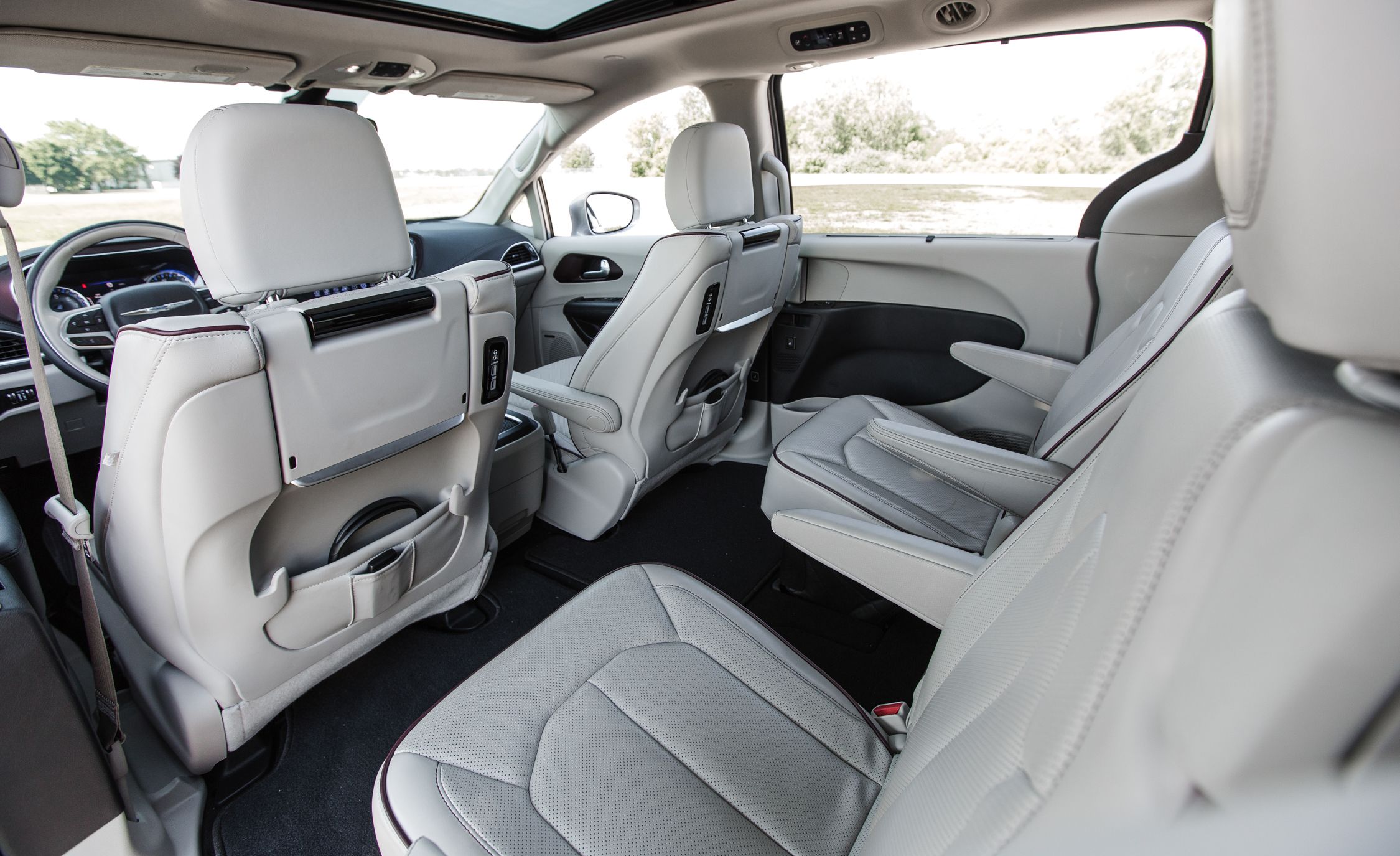 2019 Chrysler Pacifica Reviews Price Photos 2019 Chrysler Pacifica Reviews Price Photos And Specs Car Driver