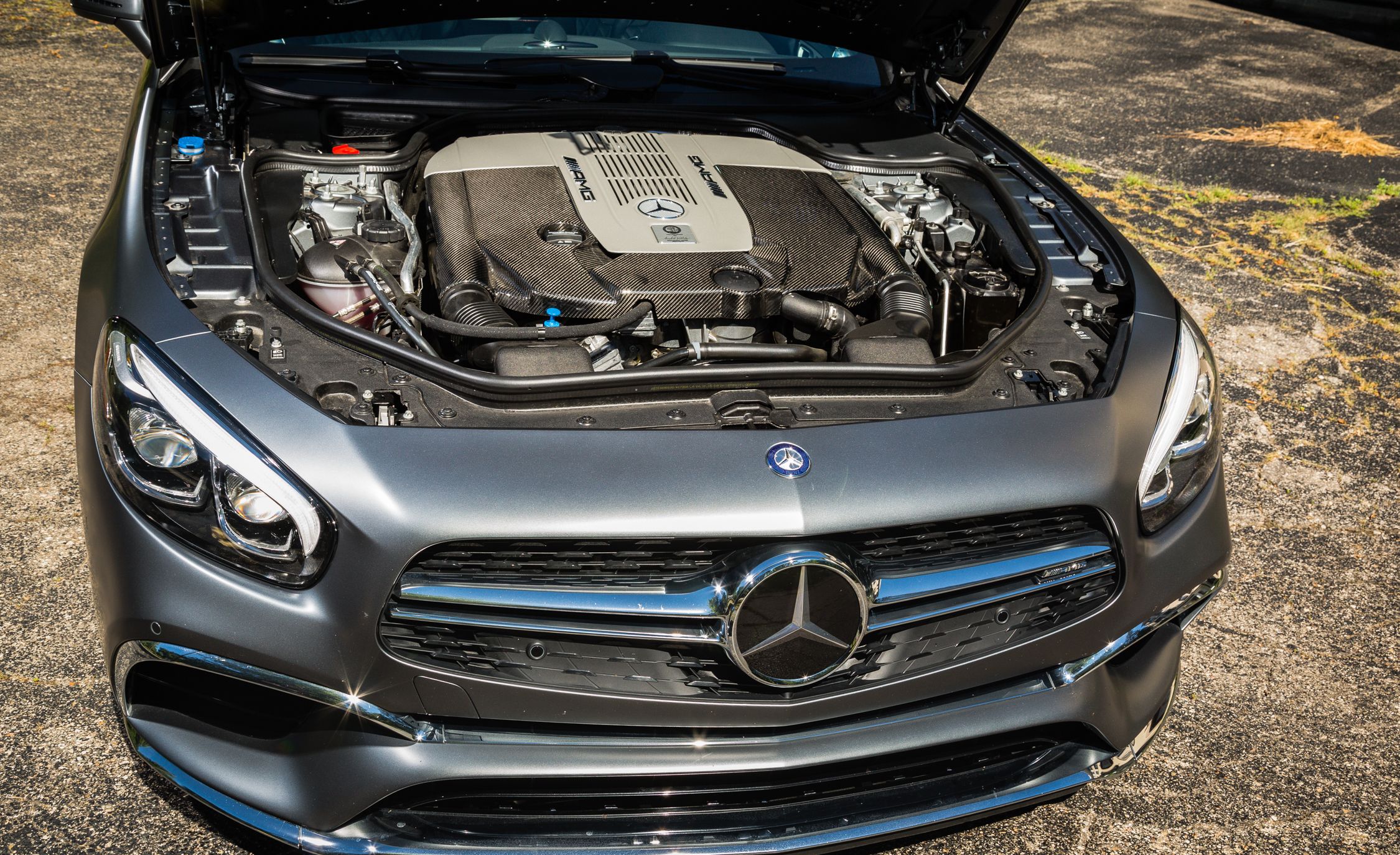 https://hips.hearstapps.com/amv-prod-cad-assets.s3.amazonaws.com/wp-content/uploads/2016/08/2017-Mercedes-AMG-SL65-142.jpg