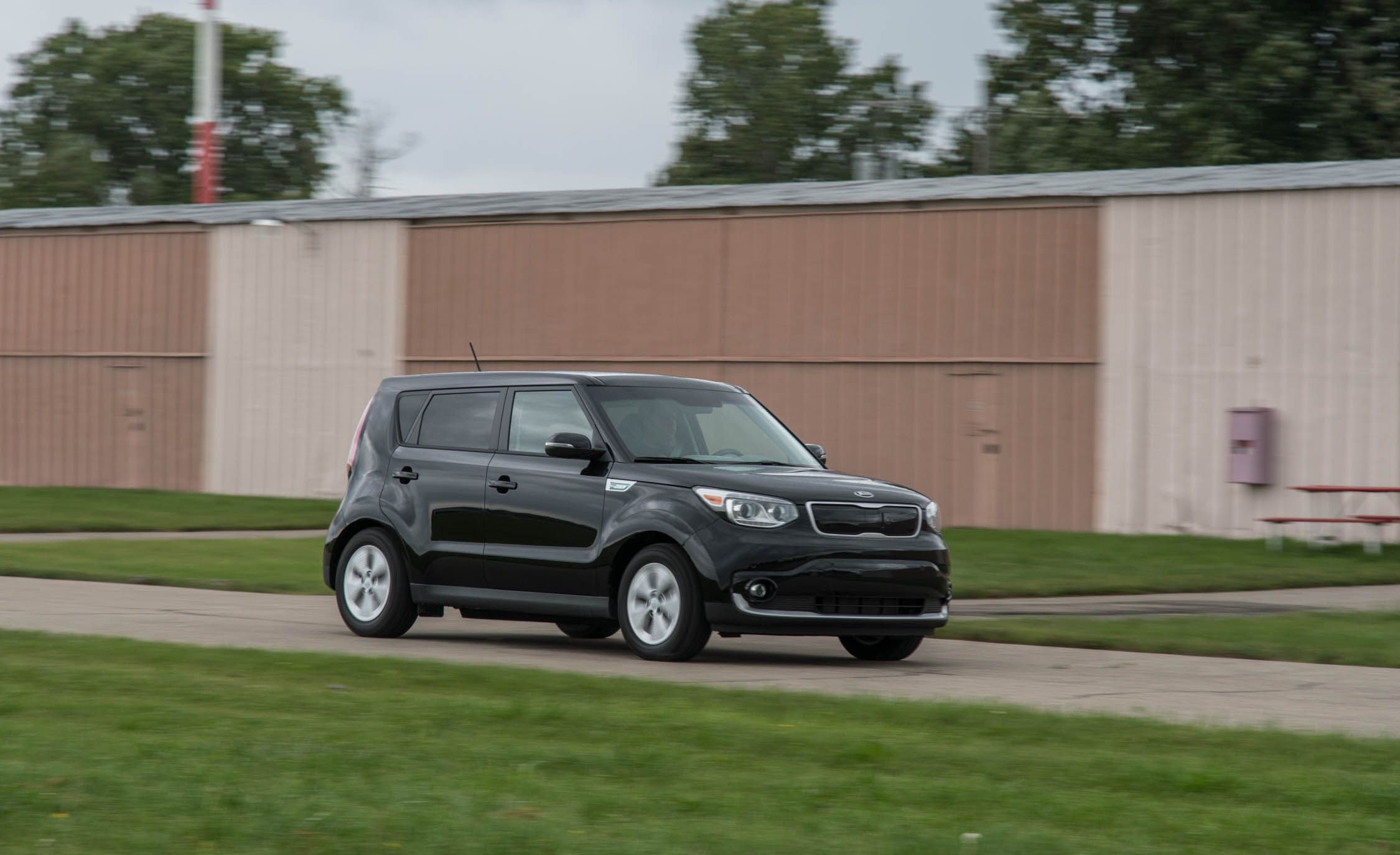 Kia Soul Ev Reviews Price Photos And Specs Car Kia Soul Ev Reviews Price Photos And Specs Car Driver