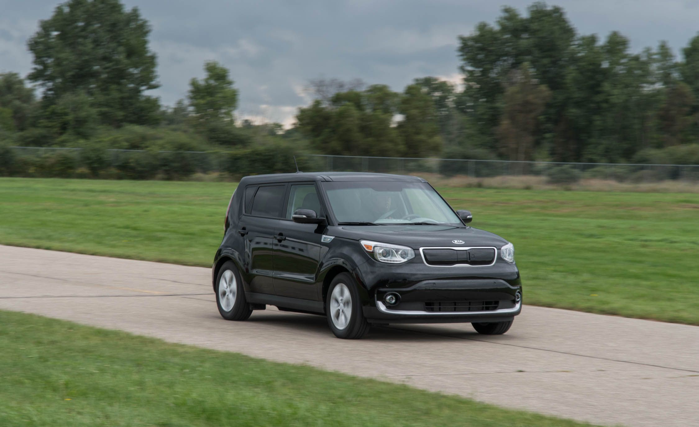 Kia Soul Ev Reviews Price Photos And Specs Car Kia Soul Ev Reviews Price Photos And Specs Car Driver