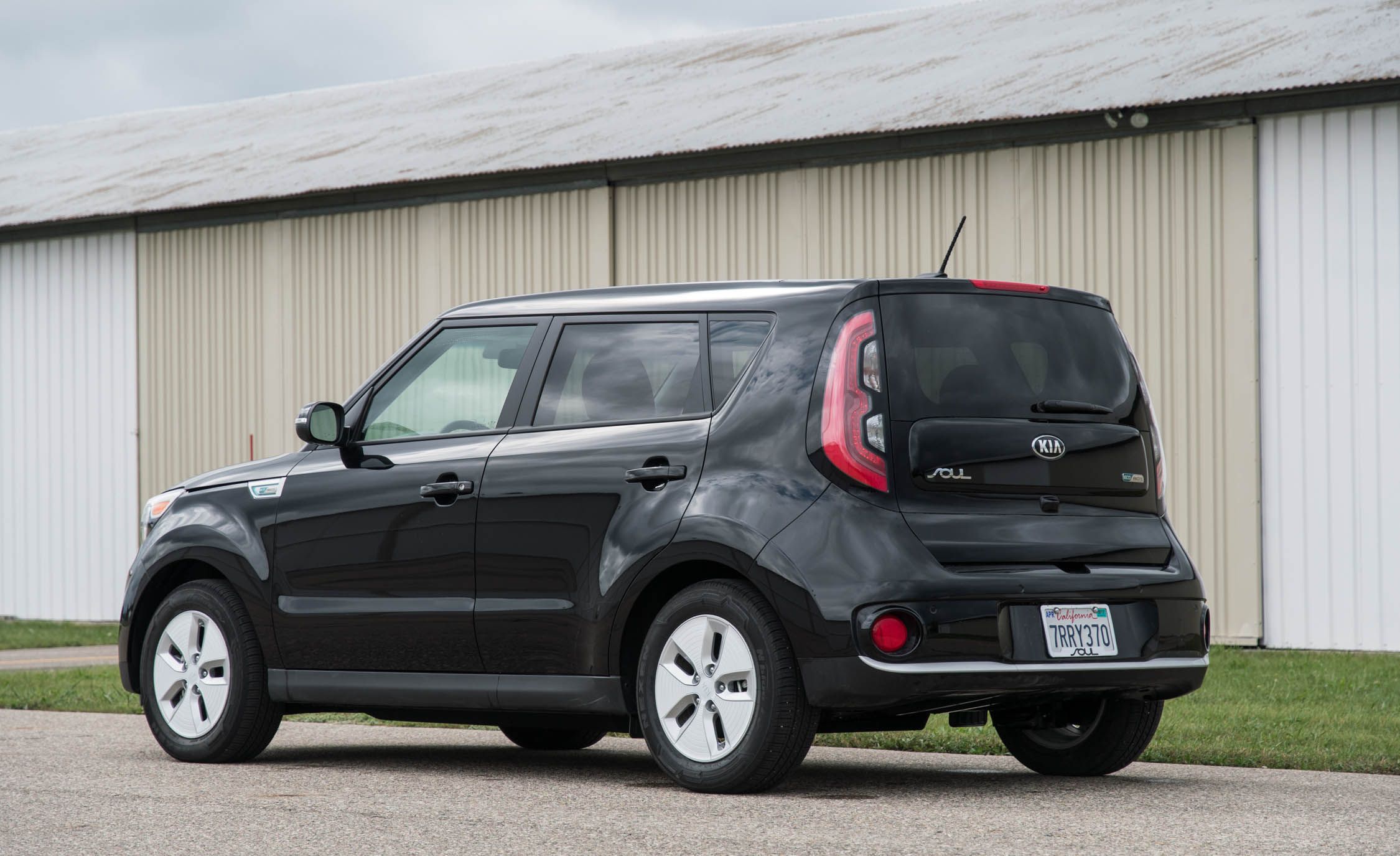 Kia Soul Ev Reviews Price Photos And Specs Car Kia Soul Ev Reviews Price Photos And Specs Car Driver