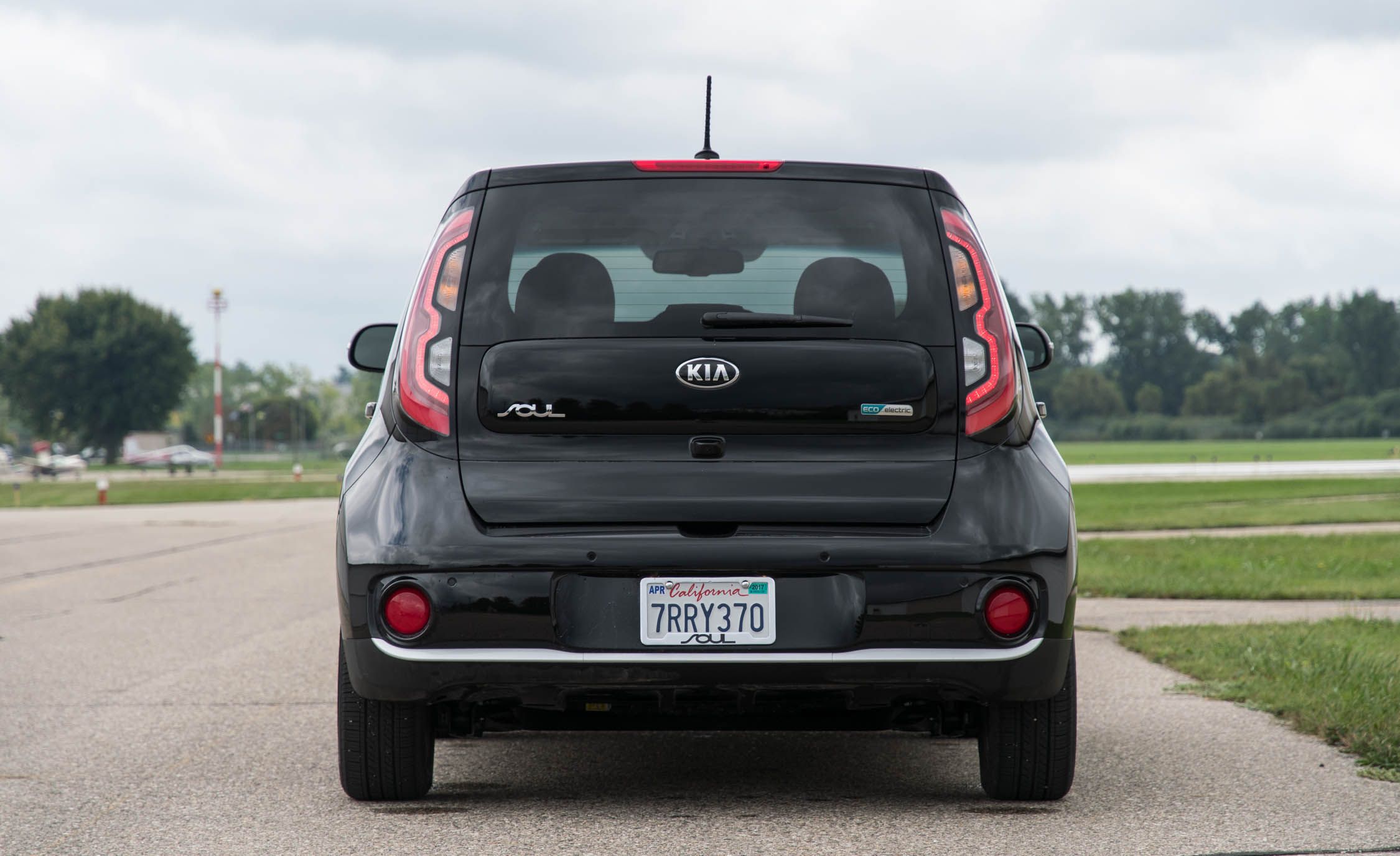 Kia Soul Ev Reviews Price Photos And Specs Car Kia Soul Ev Reviews Price Photos And Specs Car Driver