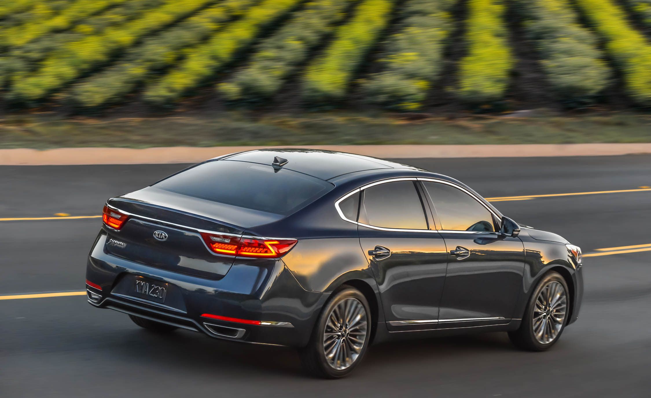 2019 Kia Cadenza Reviews Price Photos And Specs 2019 Kia Cadenza Reviews Price Photos And Specs Car Driver