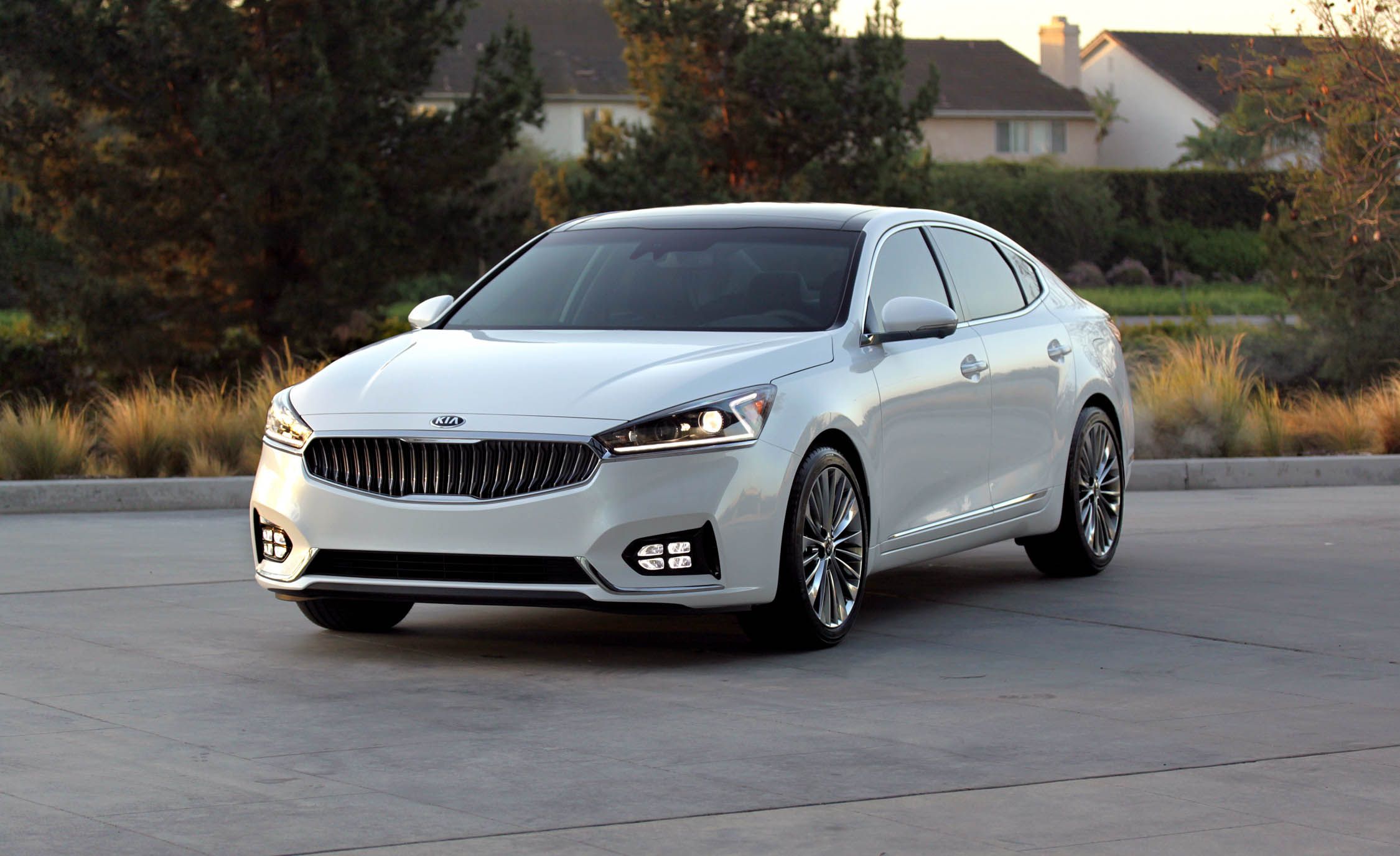 2019 Kia Cadenza Reviews Price Photos And Specs 2019 Kia Cadenza Reviews Price Photos And Specs Car Driver