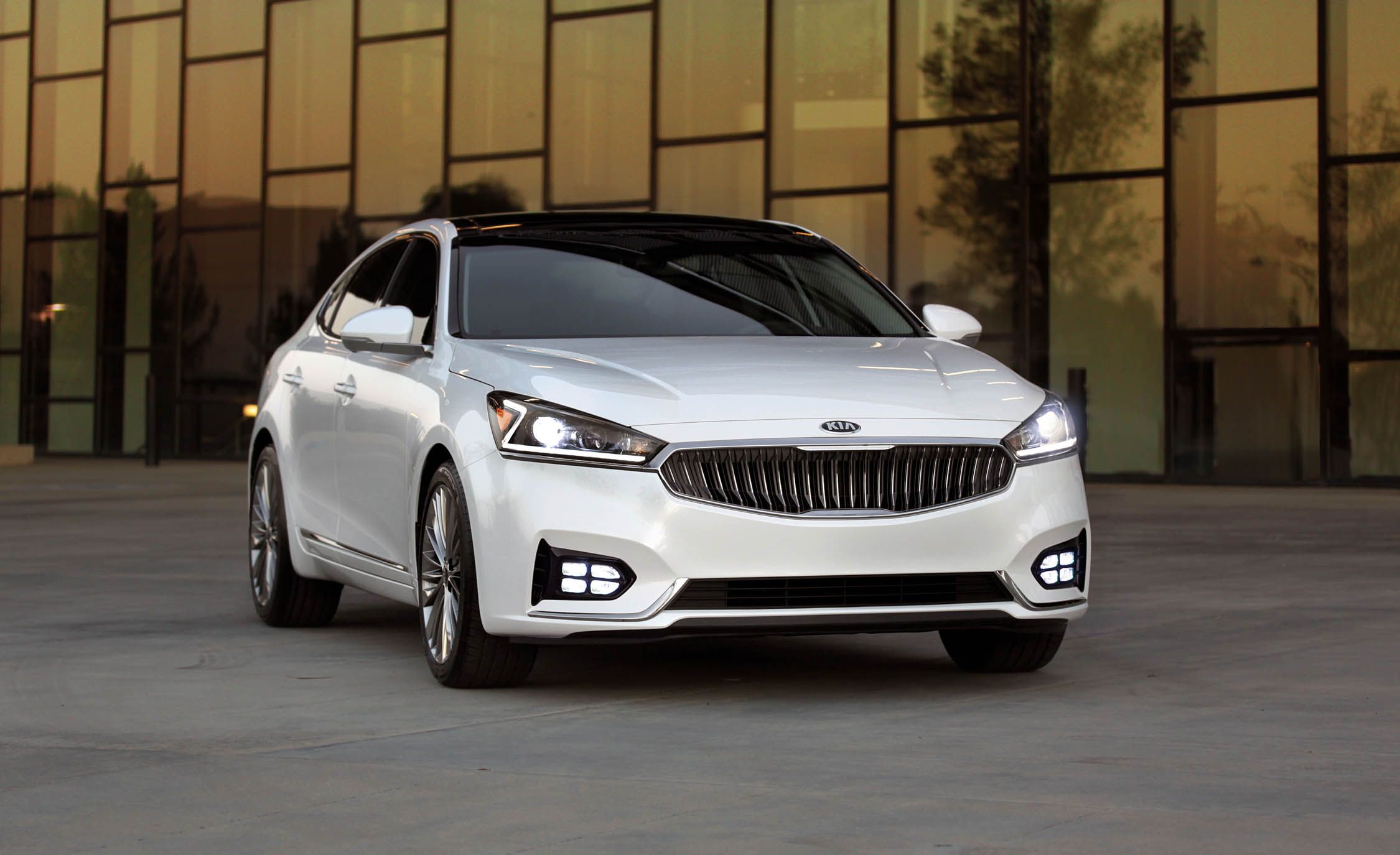 2019 Kia Cadenza Reviews Price Photos And Specs 2019 Kia Cadenza Reviews Price Photos And Specs Car Driver