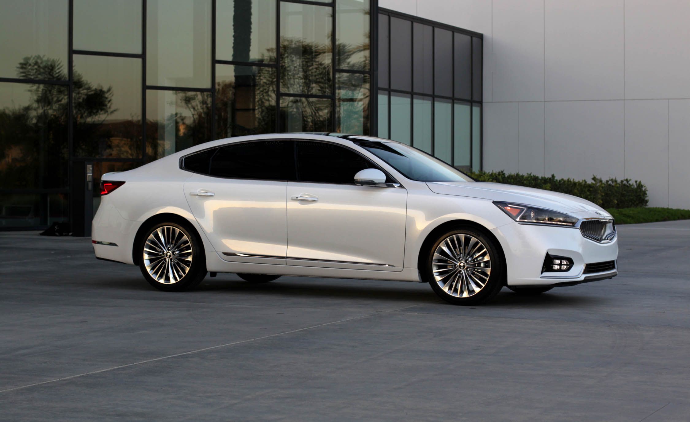 2019 Kia Cadenza Reviews Price Photos And Specs 2019 Kia Cadenza Reviews Price Photos And Specs Car Driver