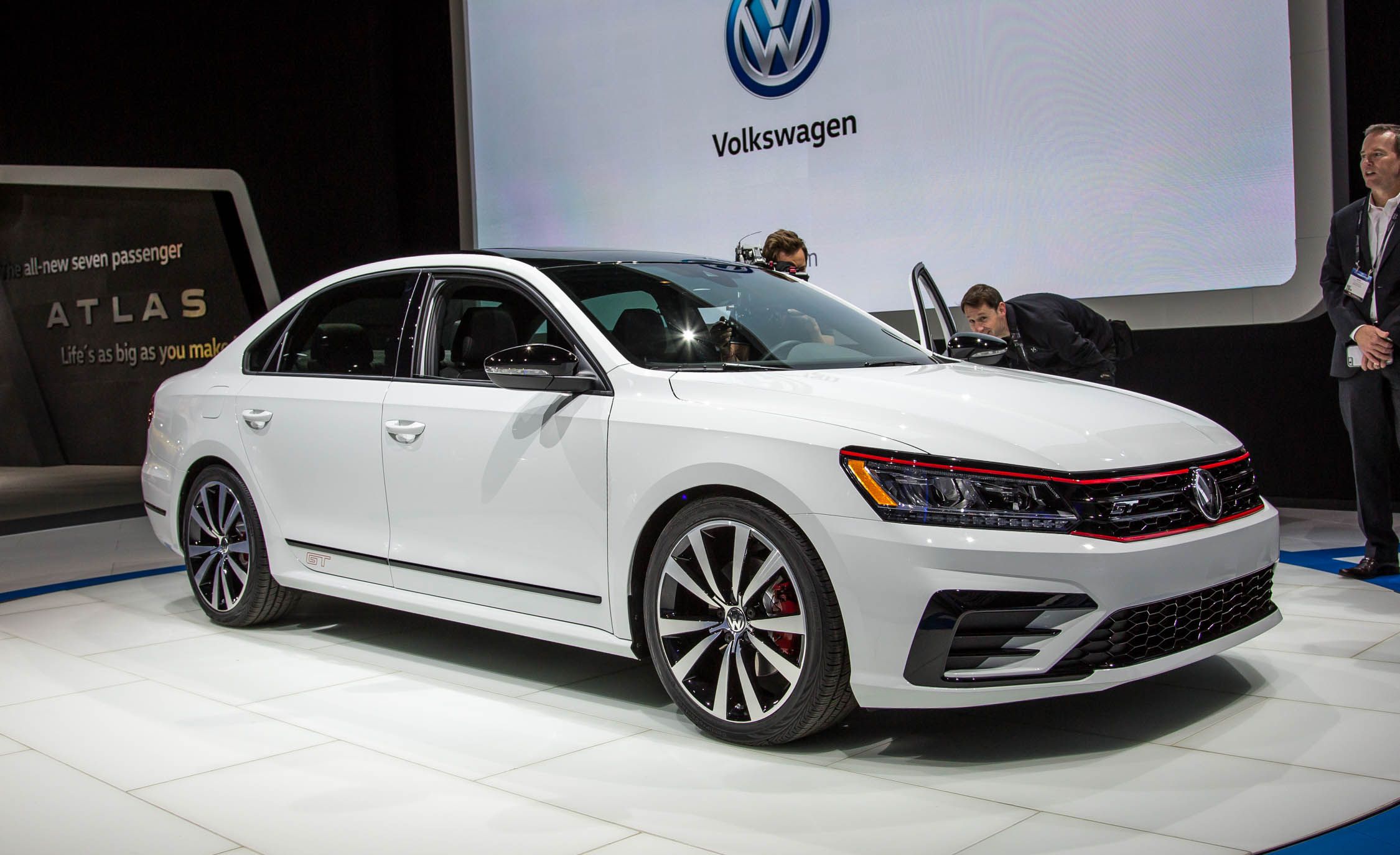 Volkswagen-Passat-GT-concept-102-1.jpg