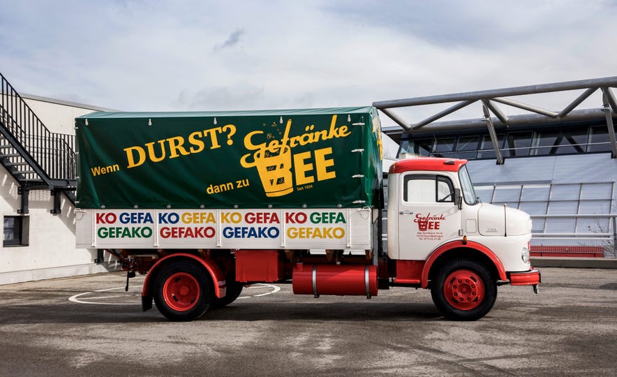 Lastkraftwagen: Mercedes-Benz Truck Division Represents at ...