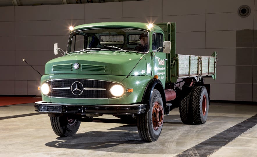 Mercedes Benz Silver Lightning Price >> Lastkraftwagen: Mercedes-Benz Truck Division Represents at Retro Classics 2017 Mercedes Benz Silver Lightning Price >> Lastkraftwagen: Mercedes-Benz Truck Division Represents at Retro Classics 2017