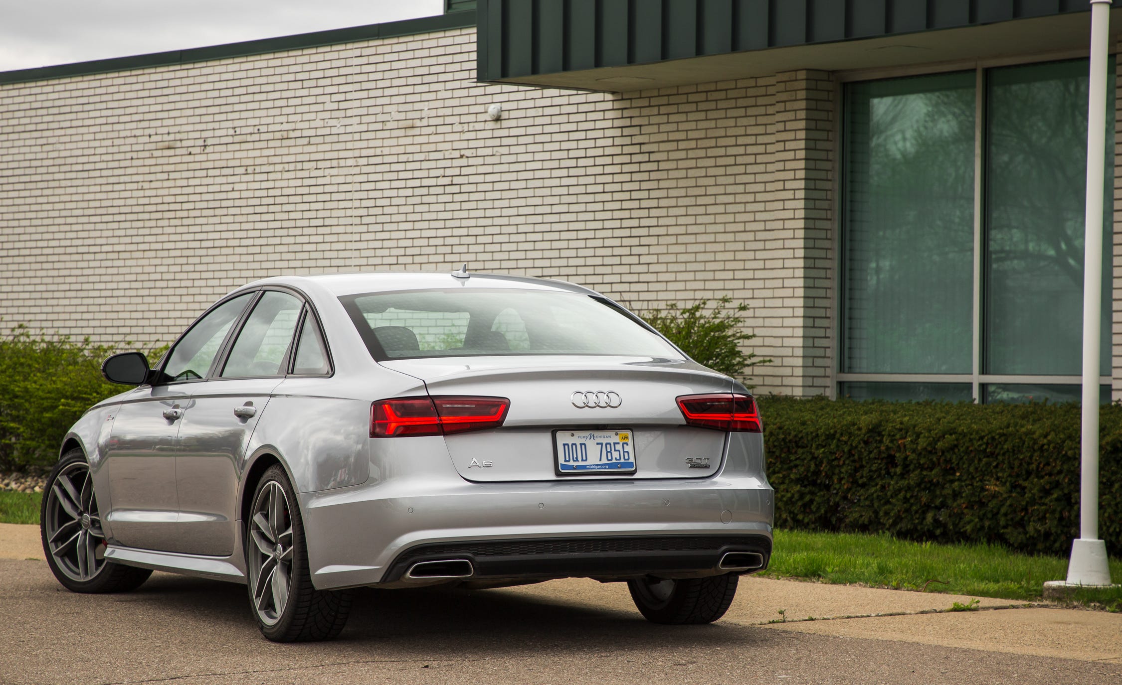 2017-Audi-A6-3.0T-Competition-117.jpg?cr