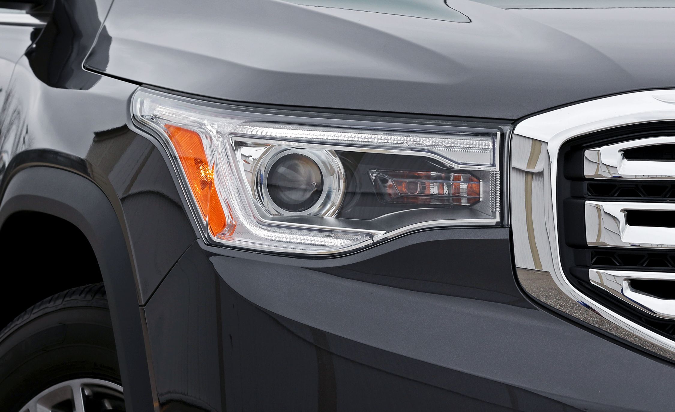 Gmc Acadia Reviews Price Photos And Specs Car Gmc Acadia Reviews Price Photos And Specs Car Driver